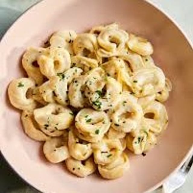 Tortellini Alfredo.