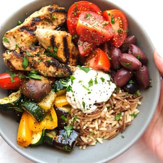 Greek Rice Bowl -Tomato, cucumber, carrots, Feta, Kalamata,Olives,Grilled Chicken